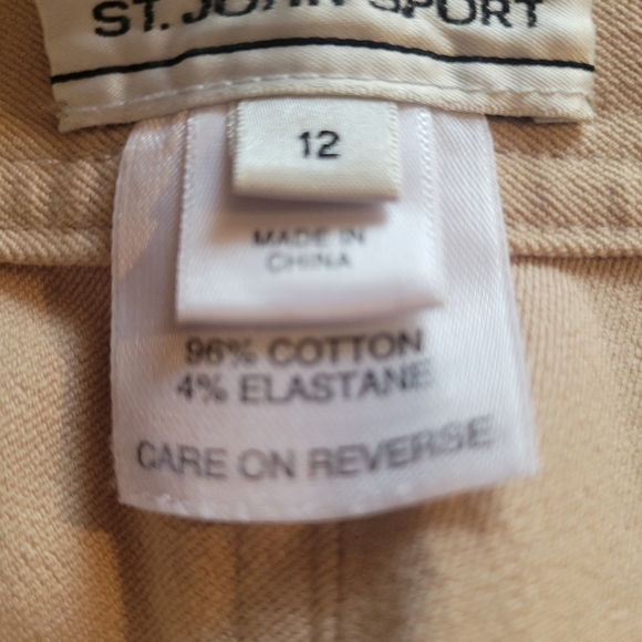 St John Tan SZ 12 Jeans with silver button and silver St John emblem - Picture 3 of 8